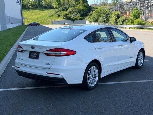 Used 2019 Ford Fusion SE FWD image 5