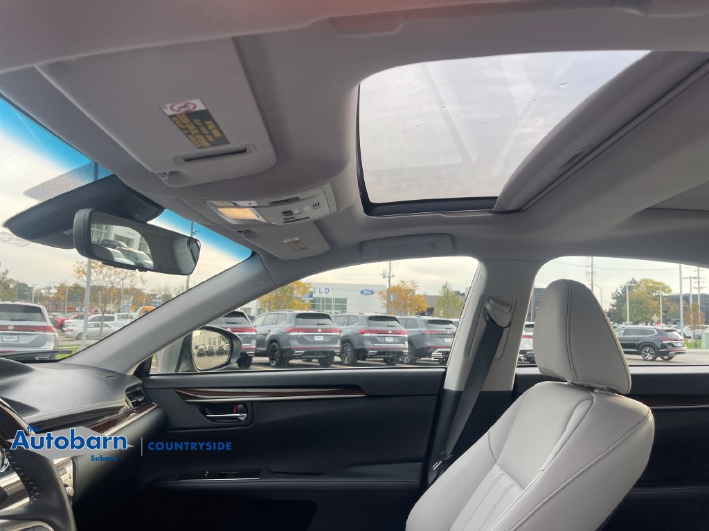 Used 2018 Lexus ES 350 w/ Luxury Package w/Wood Trim FWD image 19