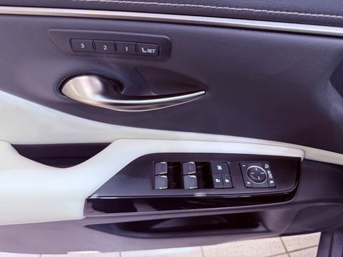 Used 2023 Lexus ES 350 w/ Premium Package FWD image 18