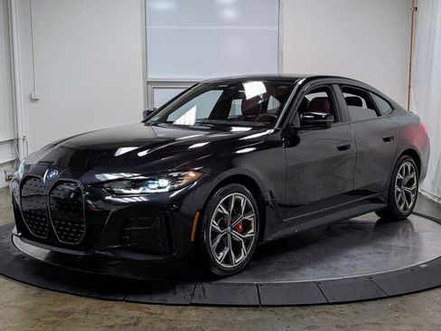 Used 2023 BMW i4 eDrive40 w/ M Sport Package image 4