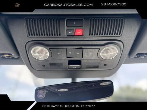 Used 2019 Volkswagen Beetle 2.0T SE FWD image 23