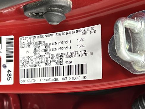 Used 2022 Toyota Tacoma SR5 w/ Technology Package RWD image 32