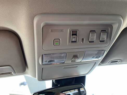 Used 2020 Nissan Titan SL w/ Moonroof Package image 15