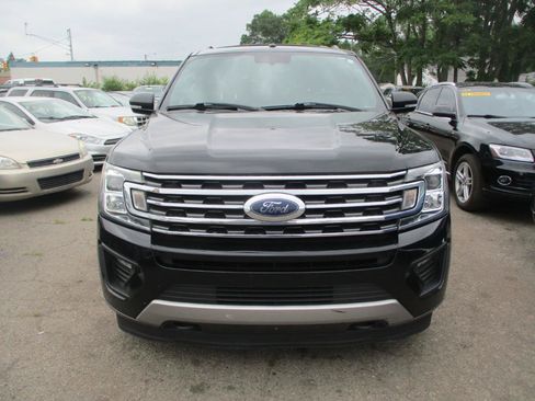 Used 2018 Ford Expedition Max XLT w/ Equipment Group 201A AWD/4WD image 2