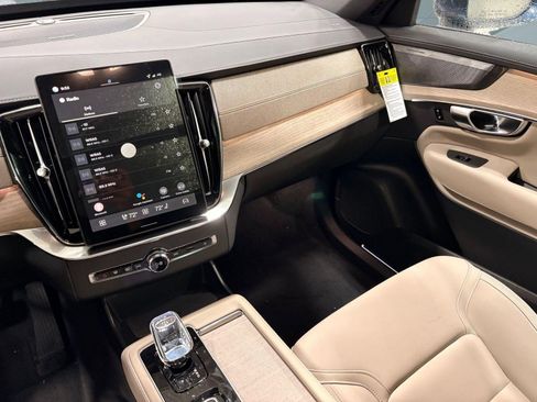 New 2026 Volvo XC90 B6 Plus w/ Protection Package Premier AWD/4WD image 23