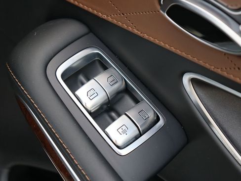 Used 2018 Mercedes-Benz S 560 4MATIC Sedan image 52