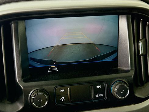 Used 2021 Chevrolet Colorado LT w/ Safety Package image 17