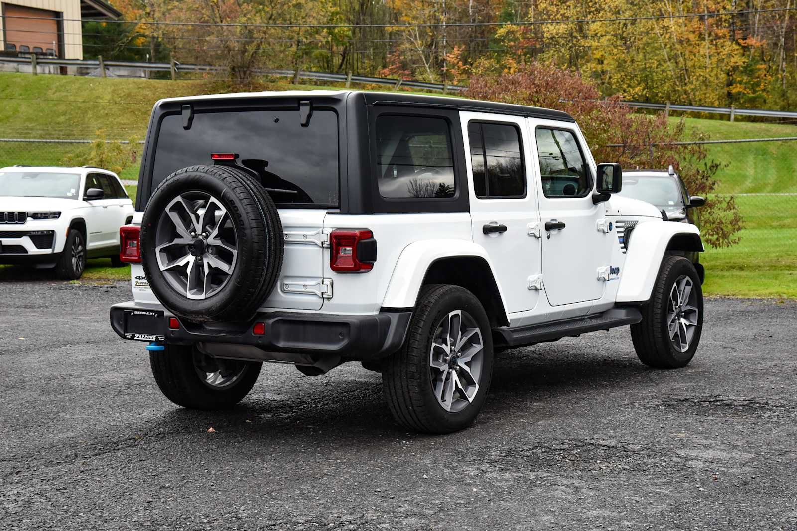 Certified 2024 Jeep Wrangler Unlimited w/ Convenience Group AWD/4WD image 3