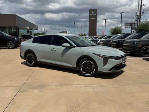 Used 2025 Kia K4 EX FWD image 9