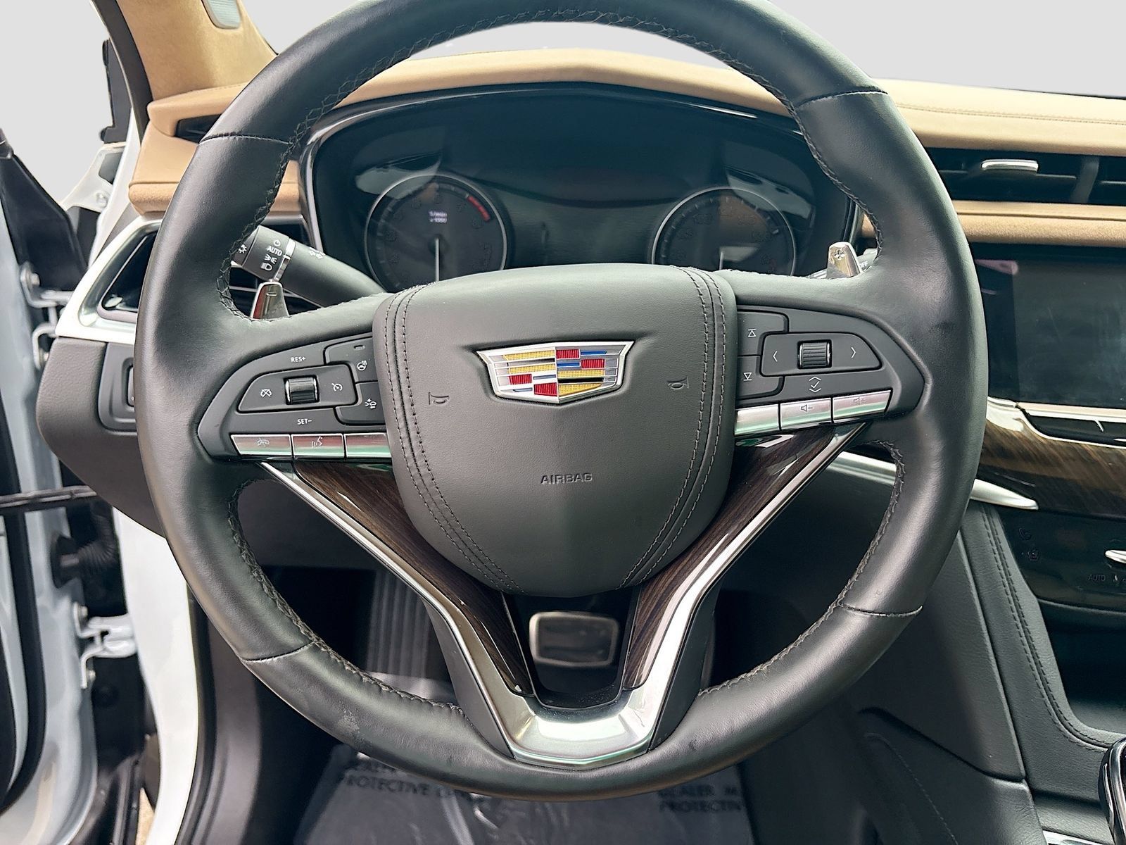 Used 2025 Cadillac XT6 Sport w/ Platinum Package AWD/4WD image 11