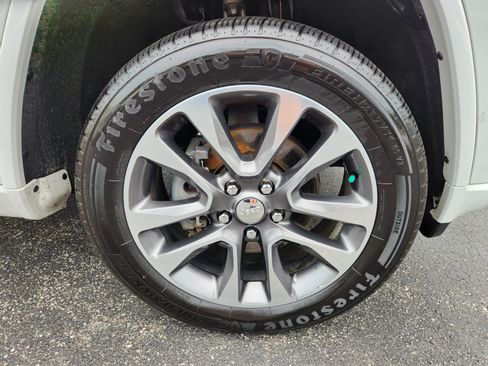 Used 2018 Jeep Grand Cherokee Overland AWD/4WD image 7