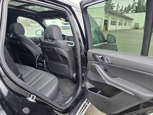 Used 2022 BMW X5 xDrive45e w/ Climate Comfort Package AWD/4WD image 13