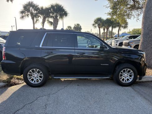 Used 2016 GMC Yukon SLT w/ Open Road Package AWD/4WD image 9