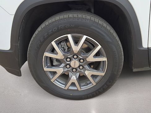 Used 2023 GMC Acadia SLT AWD/4WD image 10