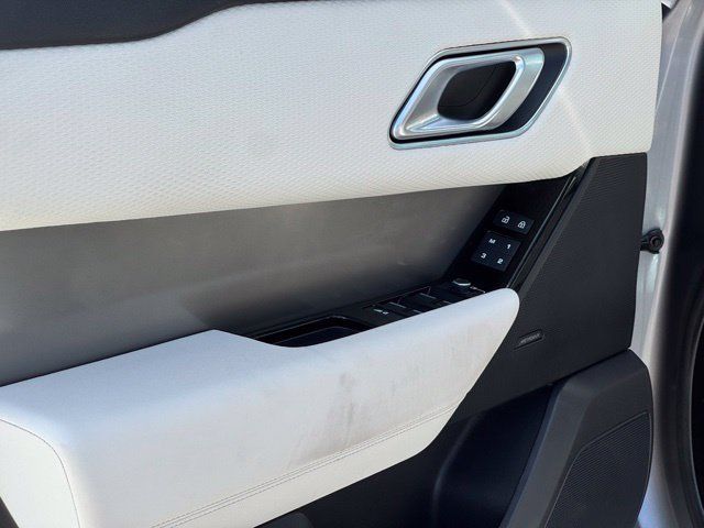 Used 2023 Land Rover Range Rover Velar S AWD/4WD image 7