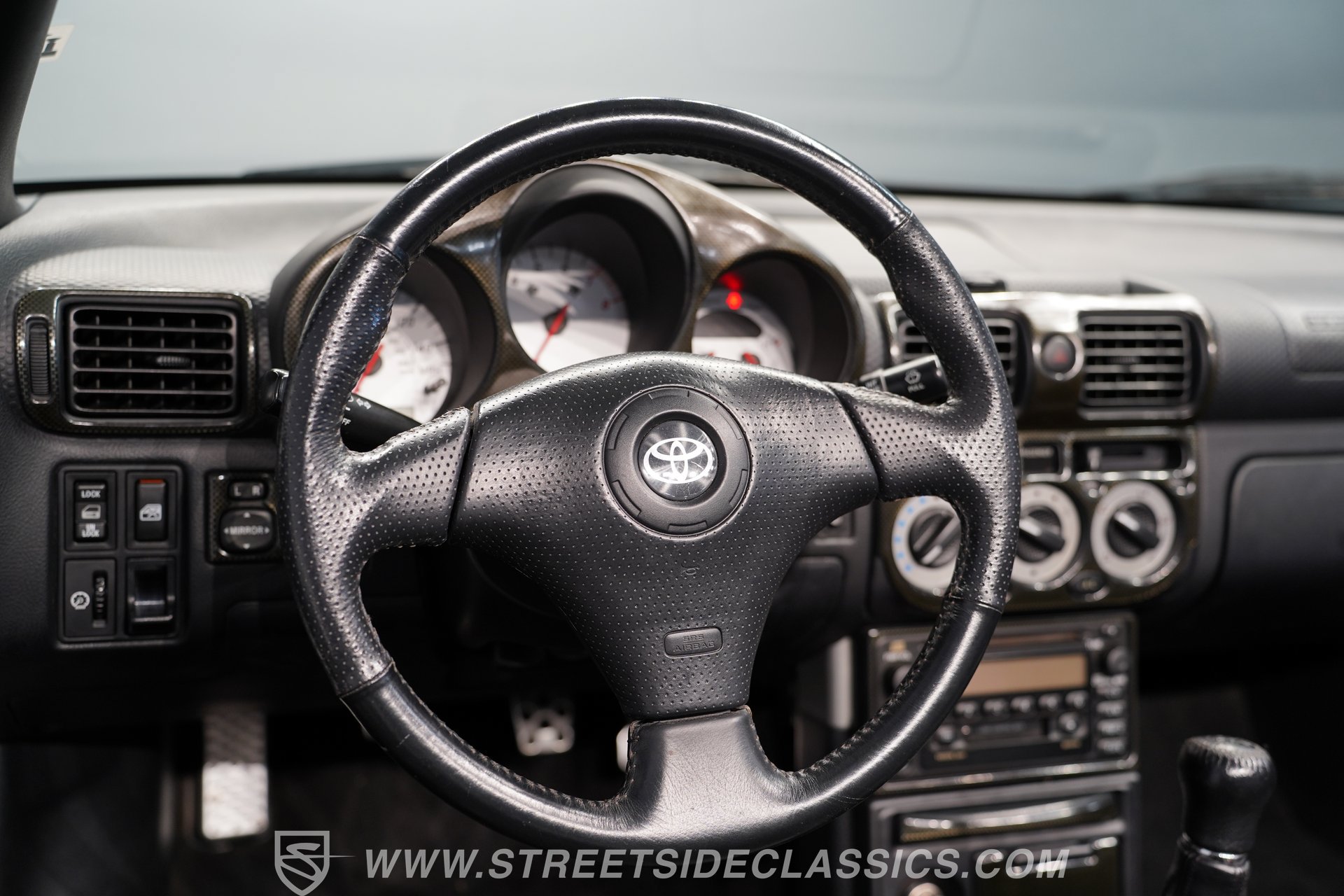 Used 2001 Toyota MR2 RWD image 40