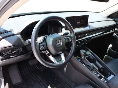 Used 2025 Honda Accord Touring image 15