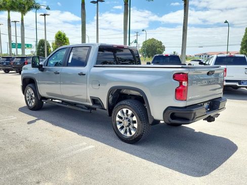 Used 2025 Chevrolet Silverado 2500 Custom w/ Custom Value Package image 8
