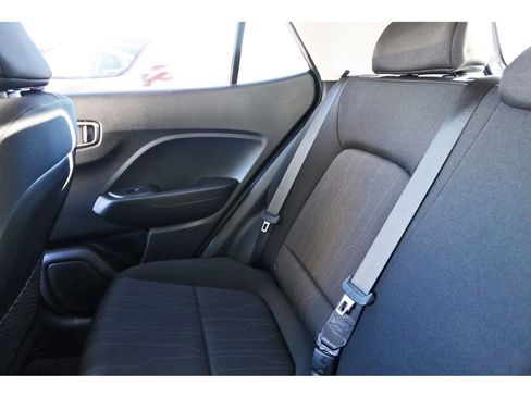 Certified 2025 Hyundai Venue SE image 12