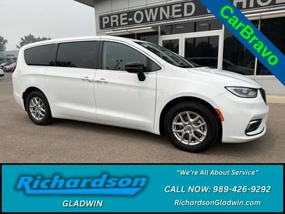 Used 2024 Chrysler Pacifica Touring-L