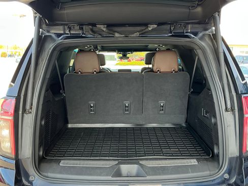 Certified 2022 Chevrolet Suburban High Country image 15