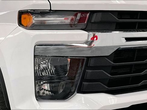 Used 2025 Chevrolet Silverado 2500 LT w/ Convenience Package image 34