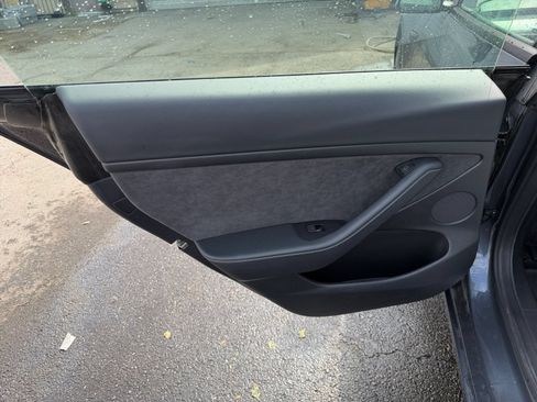 Used 2022 Tesla Model 3 Long Range AWD/4WD image 30