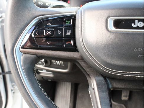 Used 2023 Jeep Grand Cherokee L Overland AWD/4WD image 16
