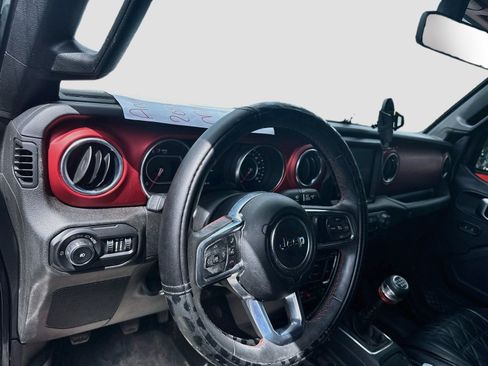 Used 2018 Jeep Wrangler Unlimited Rubicon AWD/4WD image 9
