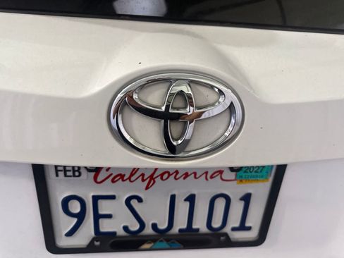 Used 2013 Toyota RAV4 XLE AWD/4WD image 14