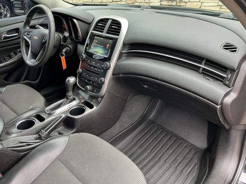 Used 2016 Chevrolet Malibu LT w/ Power Convenience Package FWD image 9