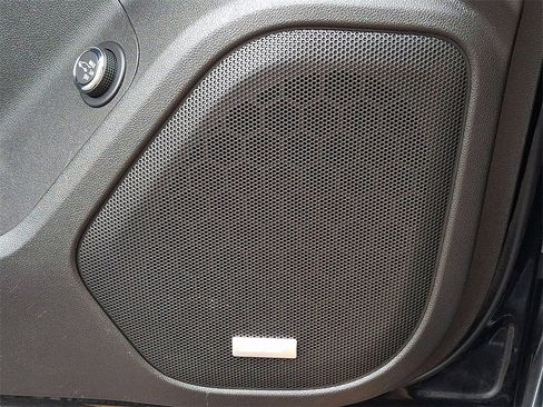 Certified 2020 GMC Acadia SLT image 29