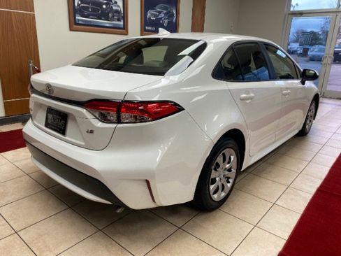 Used 2021 Toyota Corolla LE image 5