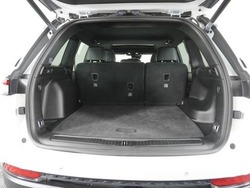 Used 2025 Jeep Grand Cherokee Altitude RWD image 36