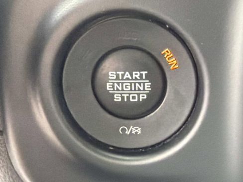 Used 2023 Jeep Wrangler Unlimited Sport AWD/4WD image 31