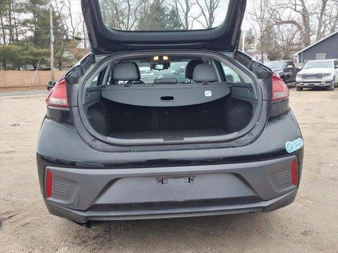 Used 2020 Hyundai Ioniq SE image 11