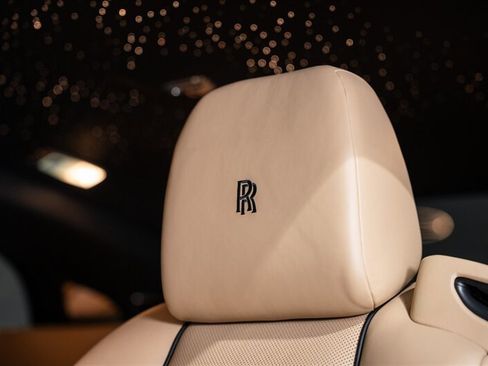 Used 2019 Rolls-Royce Wraith RWD image 58