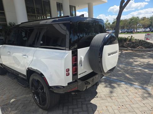 Used 2024 Land Rover Defender 110 X-Dynamic SE image 44