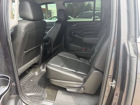 Used 2017 GMC Yukon XL SLT w/ Open Road Package RWD image 13