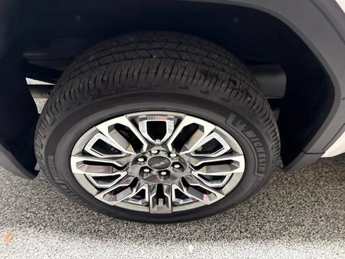 Used 2023 GMC Sierra 1500 Denali Ultimate AWD/4WD image 23