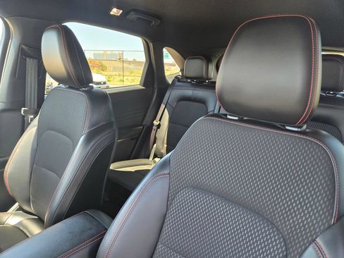 Used 2025 Ford Escape ST-Line AWD/4WD image 13