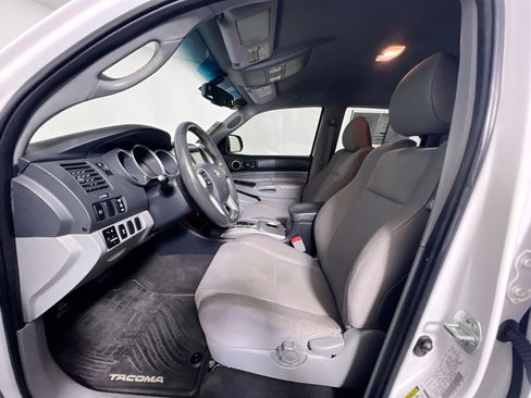 Used 2013 Toyota Tacoma PreRunner image 14