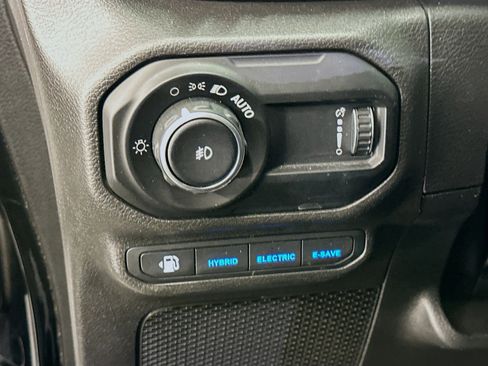 Used 2023 Jeep Wrangler Sahara image 17