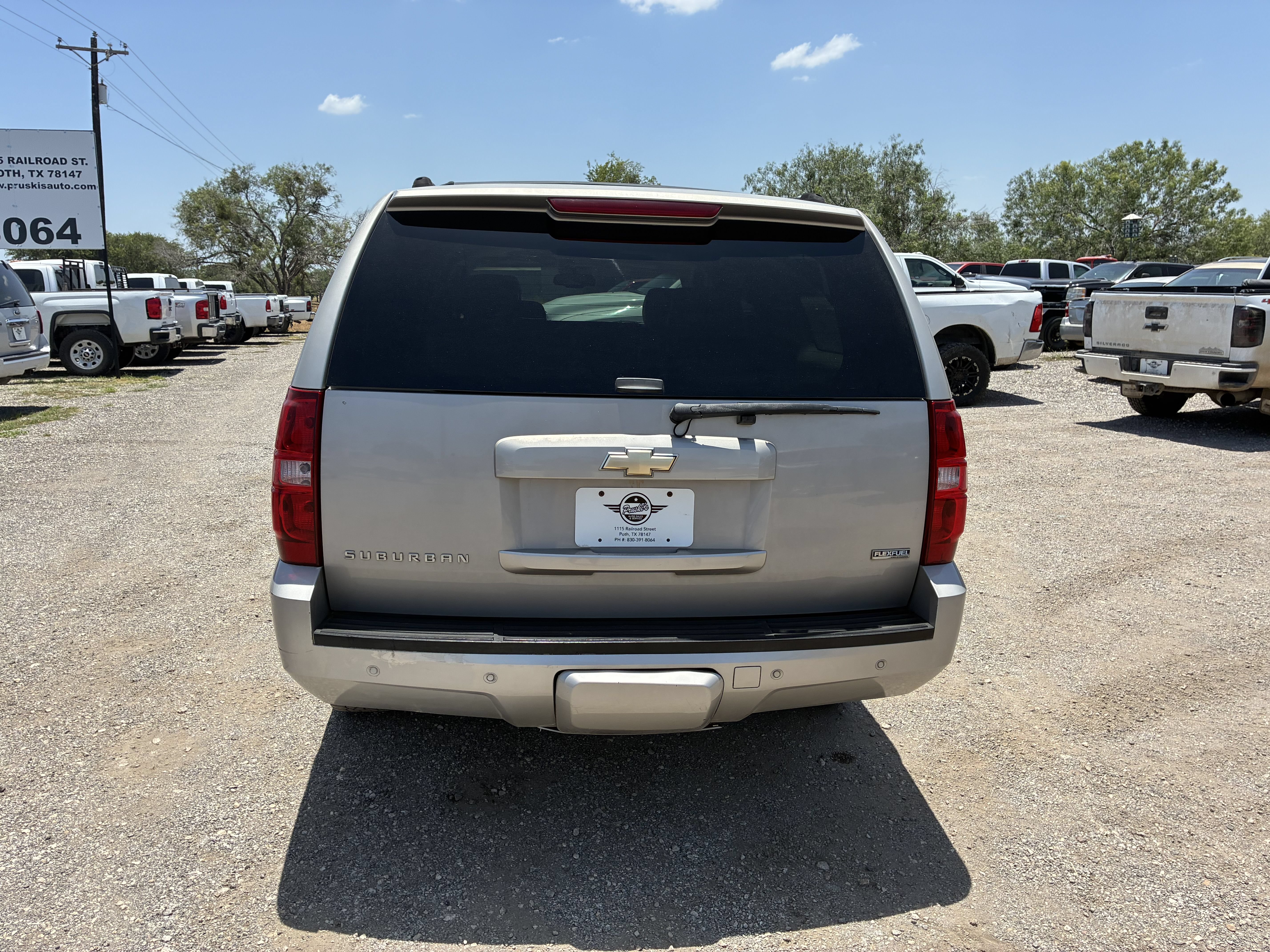 Used 2007 Chevrolet Suburban LT w/ LT Preferred Equipment Group AWD/4WD image 5