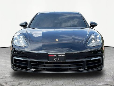Used 2020 Porsche Panamera image 2