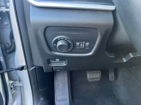 Used 2022 Jeep Grand Cherokee Altitude AWD/4WD image 27