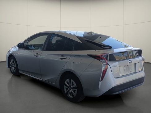 Used 2016 Toyota Prius Three FWD image 5