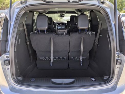 New 2026 Chrysler Pacifica Select FWD image 12