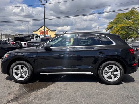 Used 2023 Audi Q5 2.0T Premium w/ Convenience Package AWD/4WD image 4