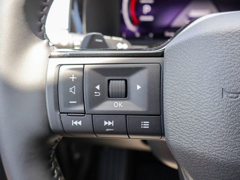 New 2026 Nissan Pathfinder SL FWD image 11
